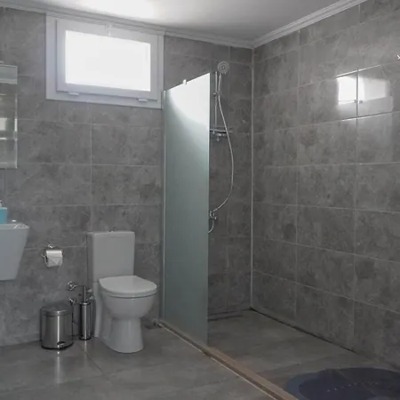 Mert Homes Couette-café 3*