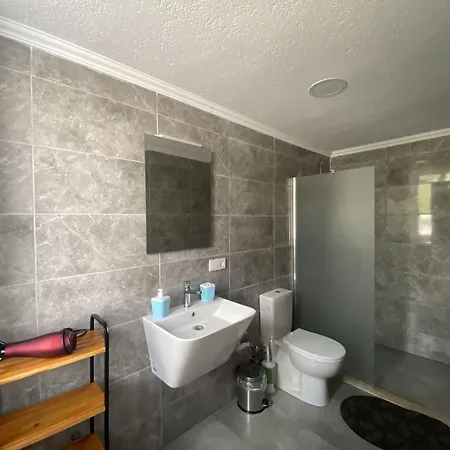 Mert Homes Bed and Breakfast 3*
